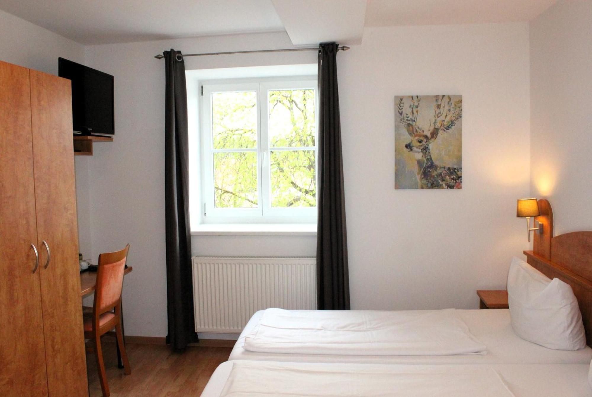 Waitzingers Hotel