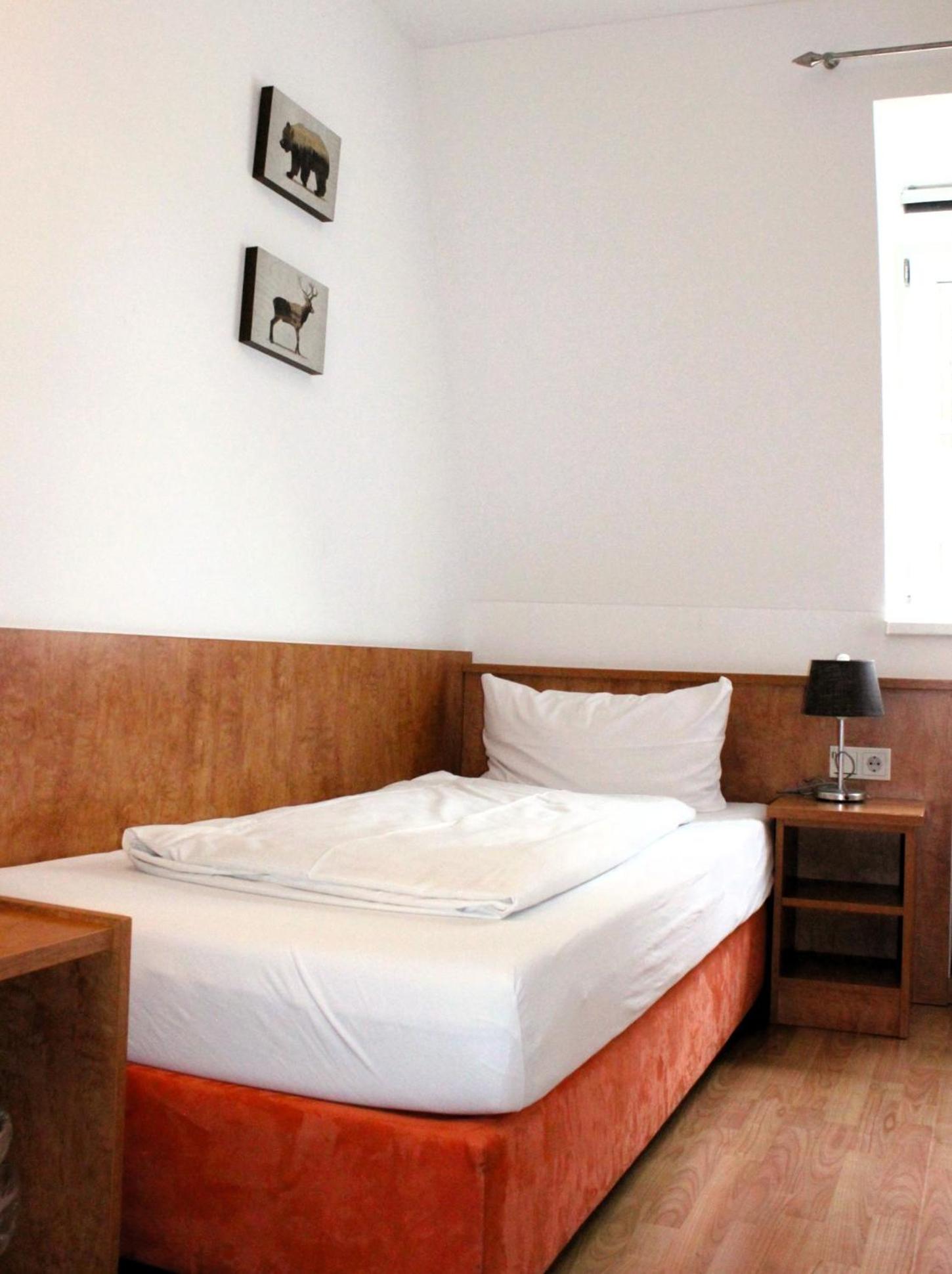 Waitzingers Hotel